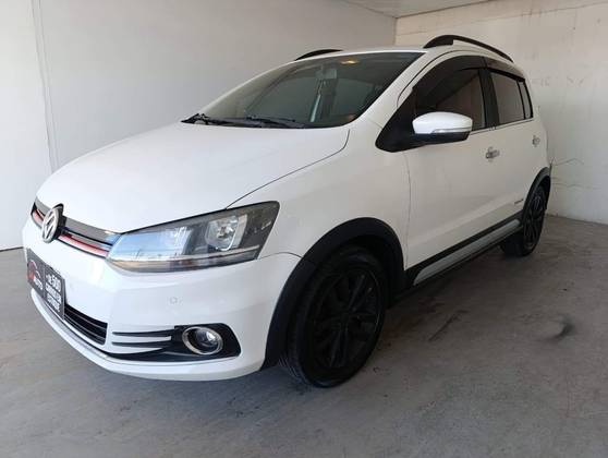 VOLKSWAGEN FOX 1.0 MPI TRACK 12V FLEX 4P MANUAL VOLKSWAGEN FOX 1.0 MPI TRACK 12V FLEX 4P MANUAL